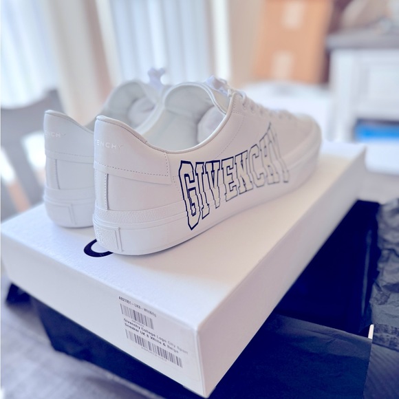 Givenchy sneakers - Picture 2 of 11